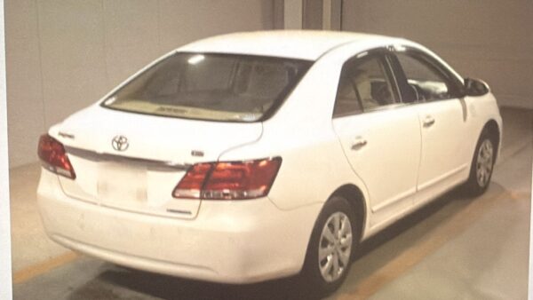 Toyota Premio - Image 3