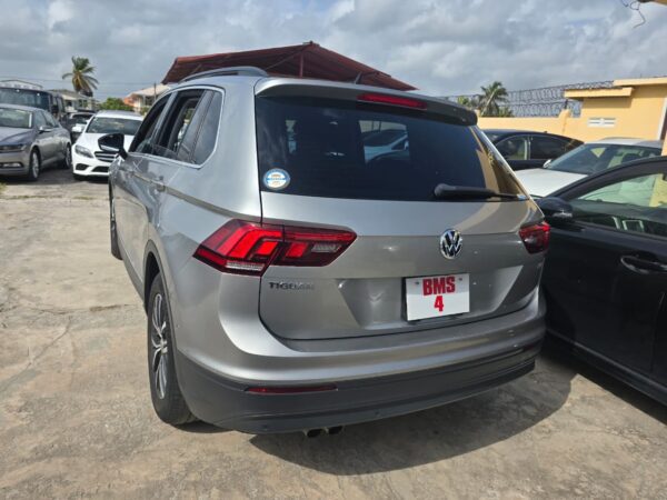 Volkswagen Tiguan - Image 5