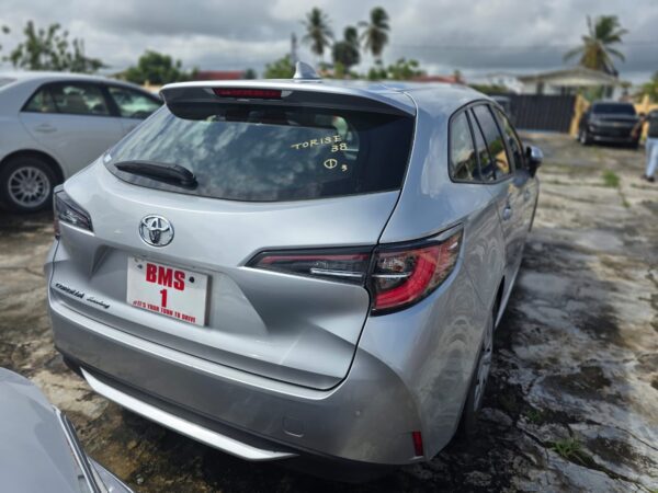 Toyota Corolla - Image 5