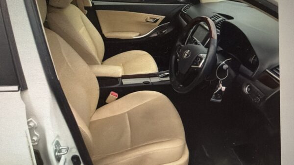 Toyota Premio - Image 2