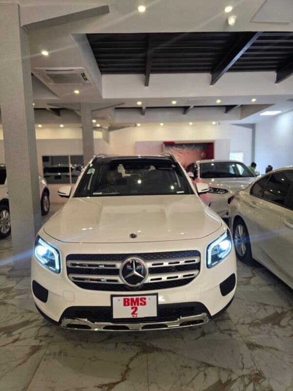 Mercedes Benz -GLB180