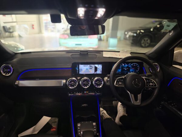 Mercedes Benz -GLB180 - Image 3