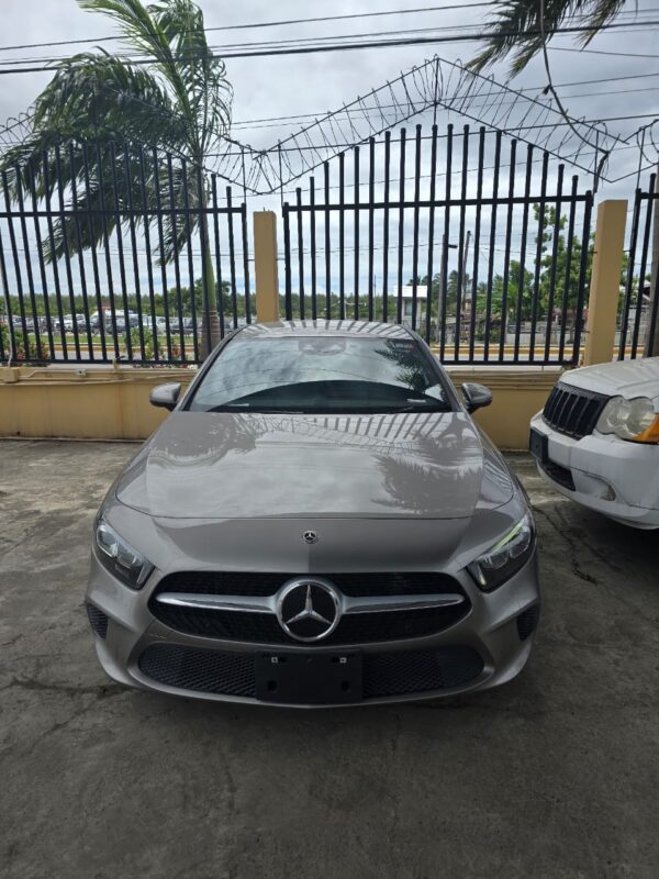 Mercedes Benz A180