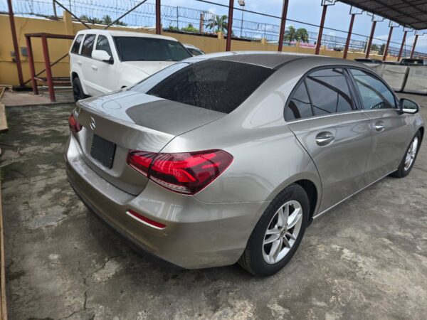 Mercedes Benz A180 - Image 5