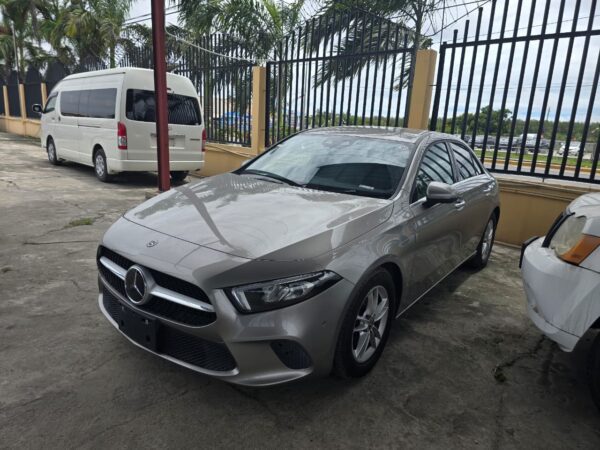 Mercedes Benz A180 - Image 4