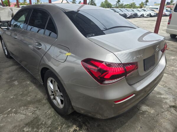 Mercedes Benz A180 - Image 6