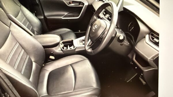 Toyota RAV 4 - Image 2