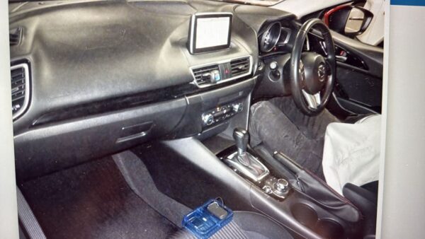 Mazda Axela - Image 2