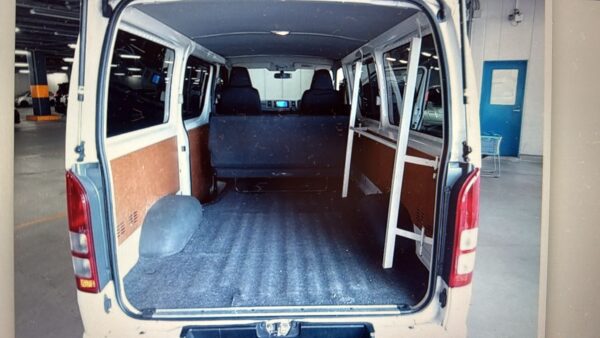 Toyota Hiace - Image 3