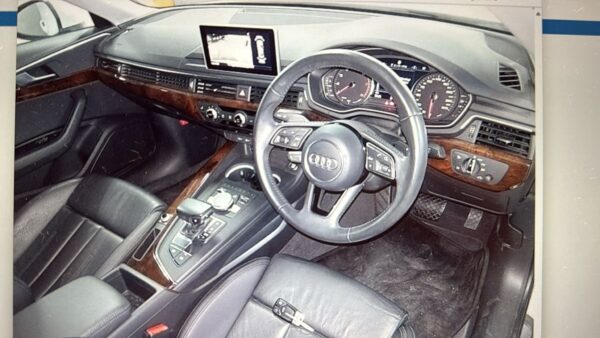 Audi A4 - Image 2