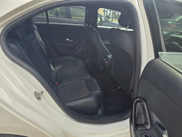 Mercedes Benz A-180 - Image 2