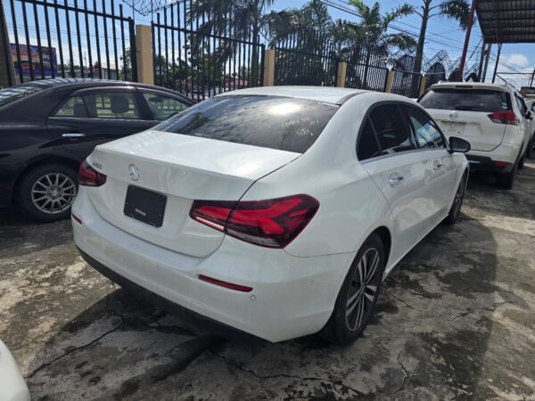 Mercedes Benz A-180 - Image 4