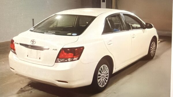 Toyota Premio - Image 3