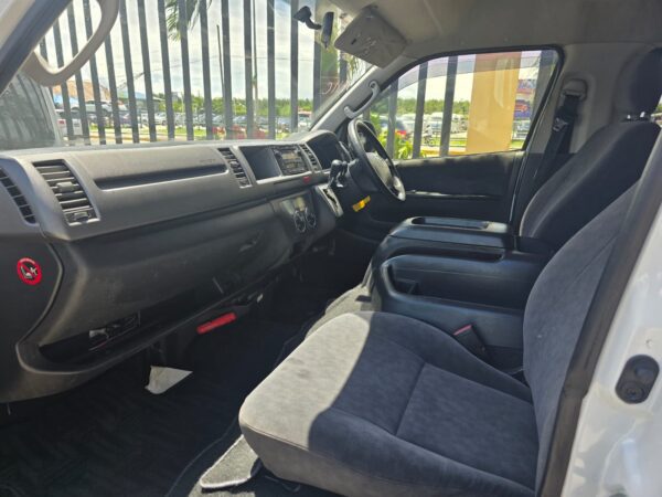 Toyota Hiace -Grand Cabin - Image 2