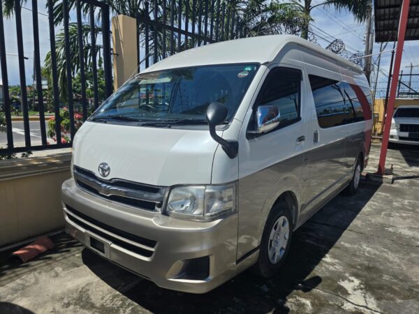 Toyota Hiace -Grand Cabin