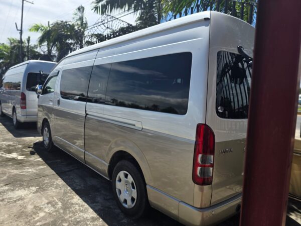 Toyota Hiace -Grand Cabin - Image 4