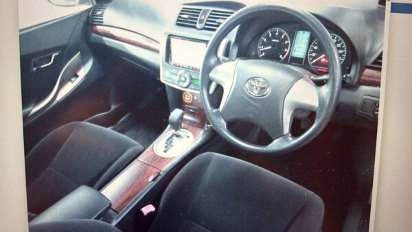 Toyota Premio - Image 2