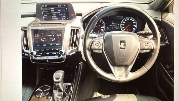 Toyota Crown - Image 2