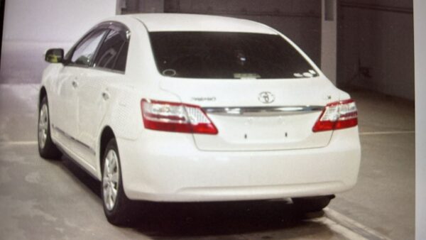 Toyota Premio - Image 3