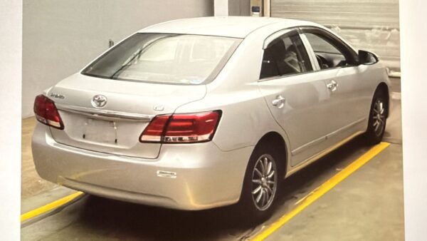 Toyota Premio - Image 3