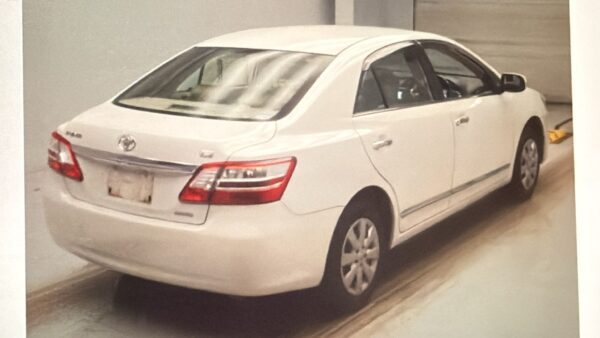 Toyota Premio - Image 3