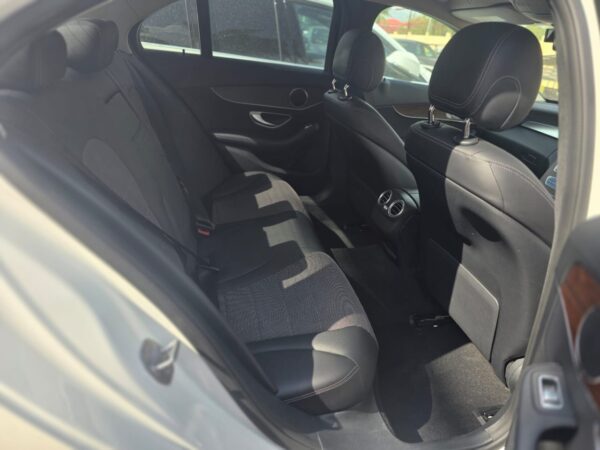 Mercedes Benz C-180 - Image 4