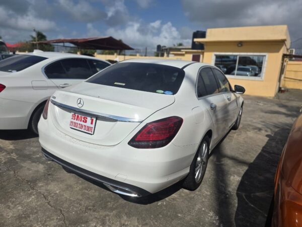Mercedes Benz C-180 - Image 5