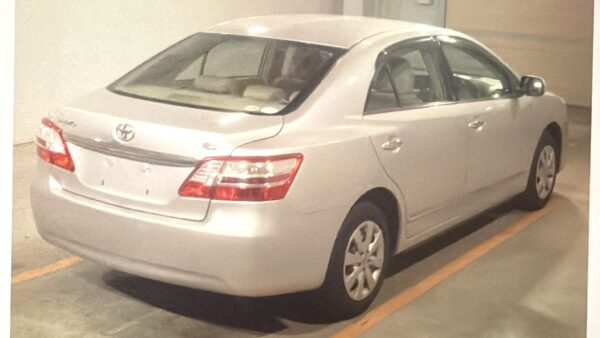 Toyota Premio - Image 3