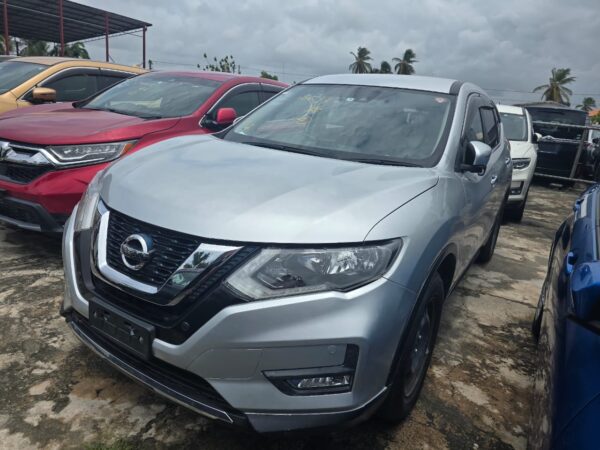 Nissan Xtrail - Image 2