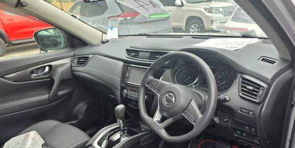 Nissan Xtrail - Image 2