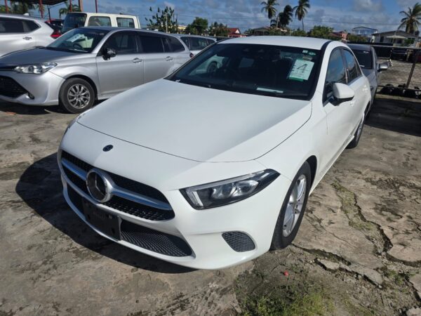 Mercedes Benz A-180