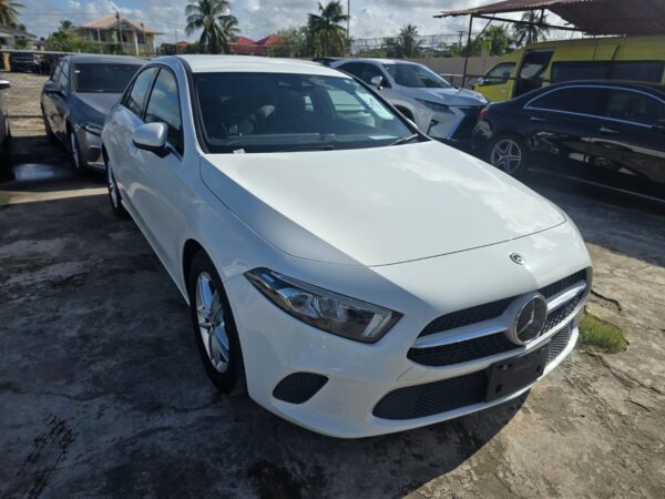 Mercedes Benz A-180 - Image 2