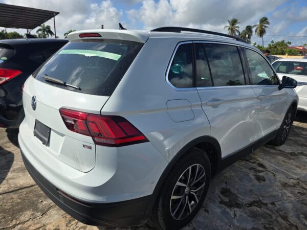 Volkswagen Tiguan - Image 4