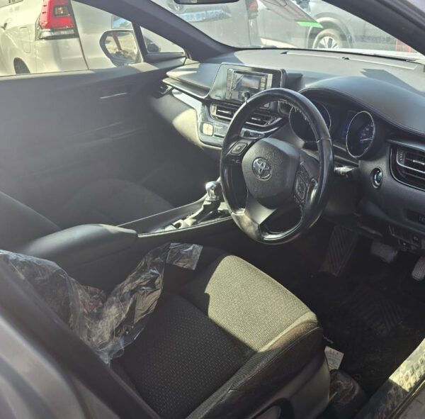 Toyota CH-R - Image 2
