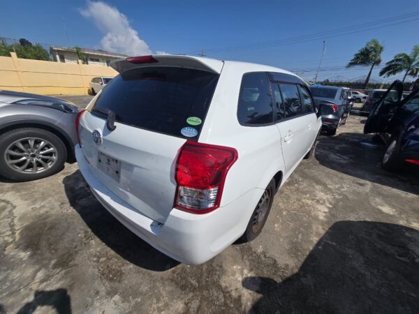 Toyota Fielder Wagon - Image 3