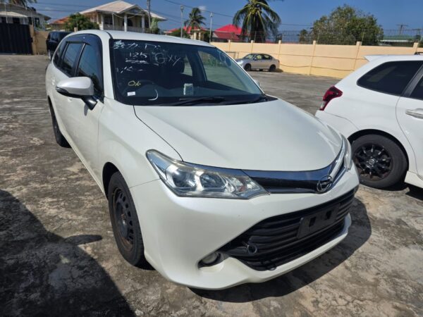Toyota Fielder Wagon - Image 2