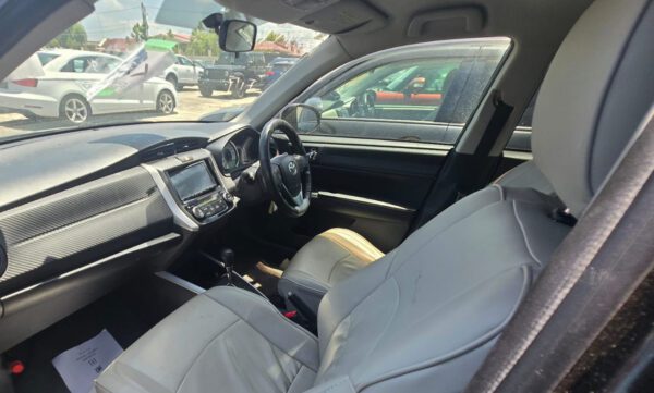 Toyota Fielder Wagon - Image 2