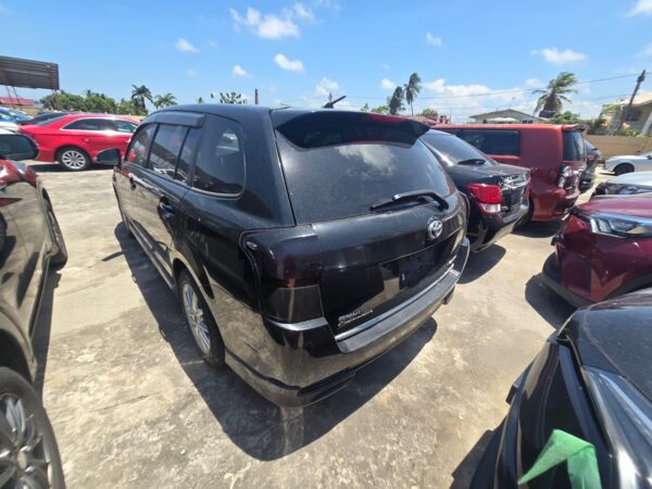 Toyota Fielder Wagon - Image 4