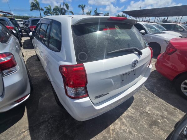 Toyota Fielder Wagon - Image 3