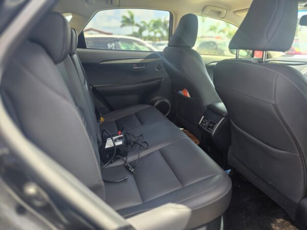 Lexus NX200 - Image 4